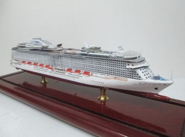 pl15184441-home_decoration_golden_princess_cruise_ship_models_with_woodiness_hull_material_fashion